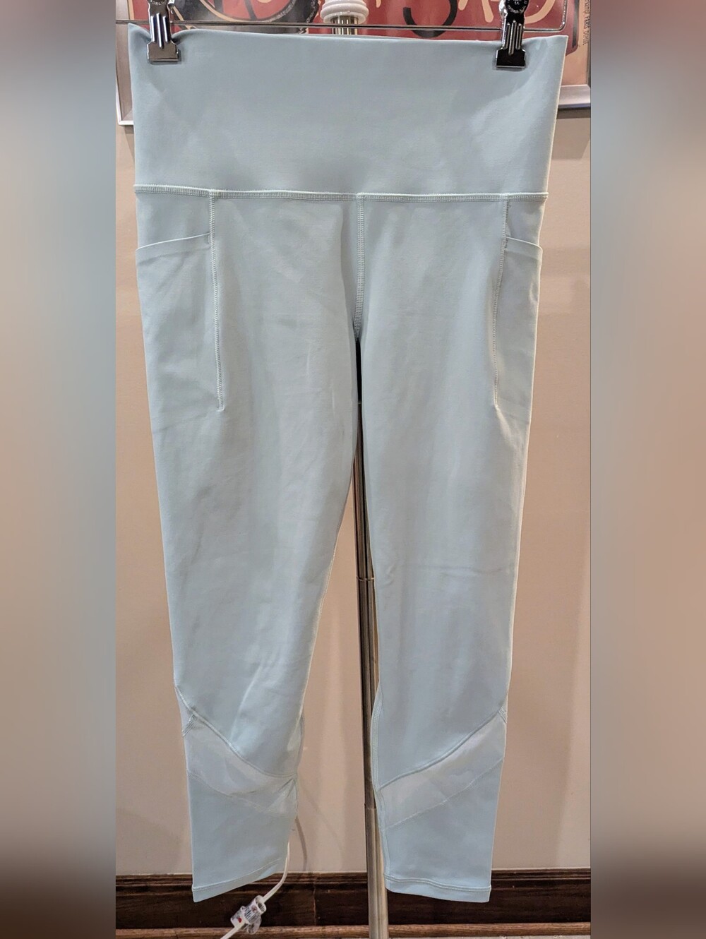 $20 Athleta Size Med High Rise Mesh Panel Leggings Mint Green Crop EUC Pockets!